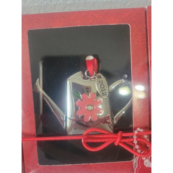 St. Nicholas Square New 3 Boxed Ornaments - Picture 5 of 6